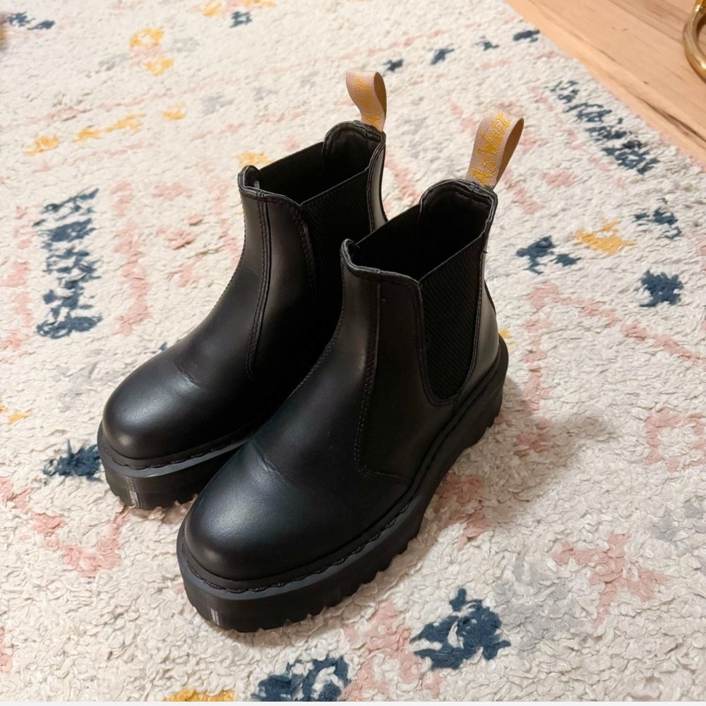 Black Vegan 2976 Felix Platform Chelsea Boots Dr. Martens